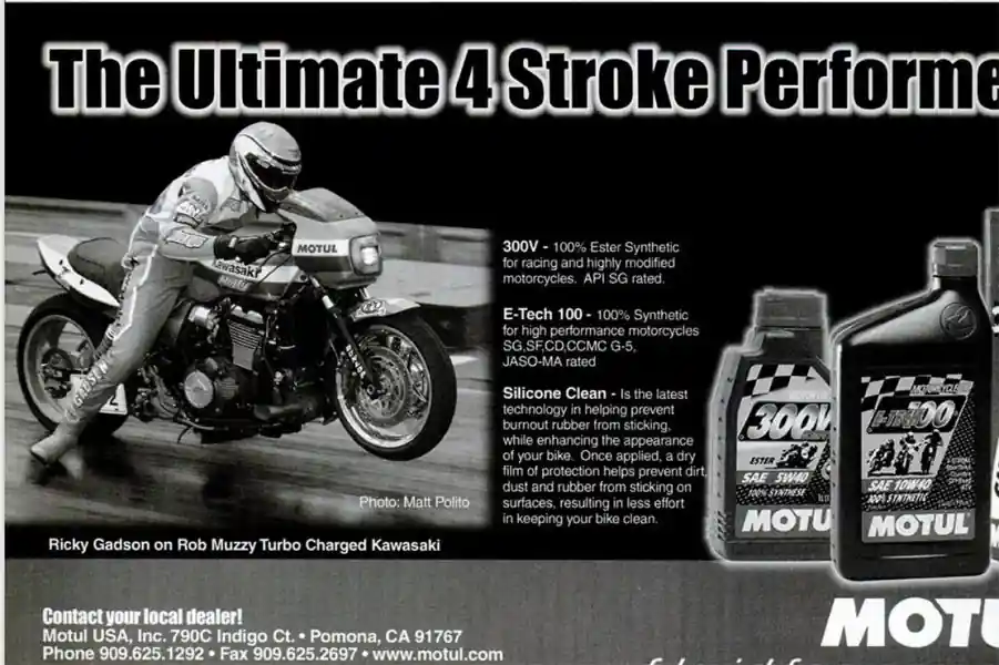 Реклама Motul с гонщиком Рики Гадсоном на турбированном Kawasaki и продукцией 300V E-Tech 100 для мощных мотоциклов.