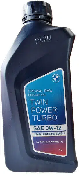 На фото литровая канистра оригинального моторного масла BMW Twin Power Turbo SAE 0W-12.