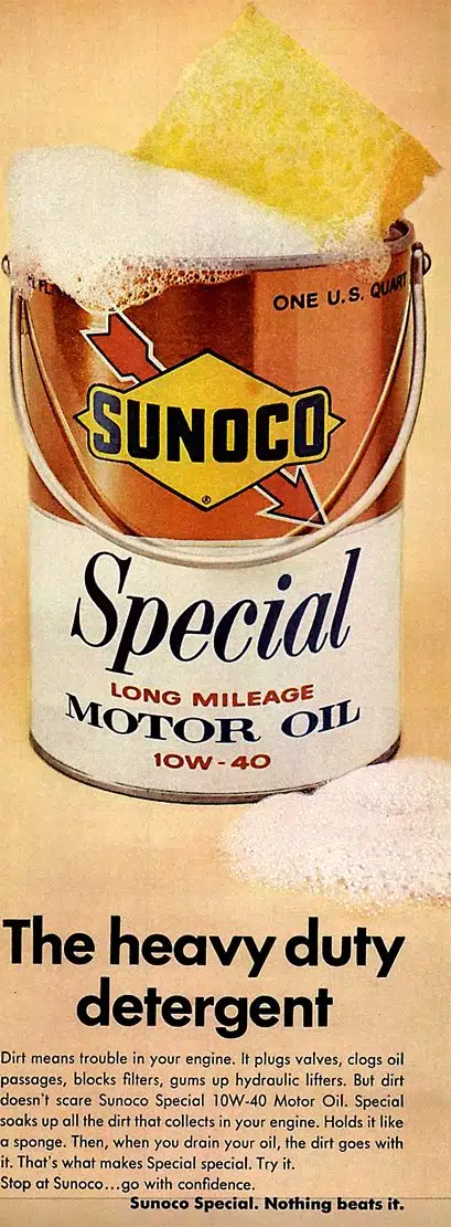 На ретро рекламе Sunoco Special моторное масло в банке с губкой и пеной, акцент на чистоте и мощном моющем эффекте.