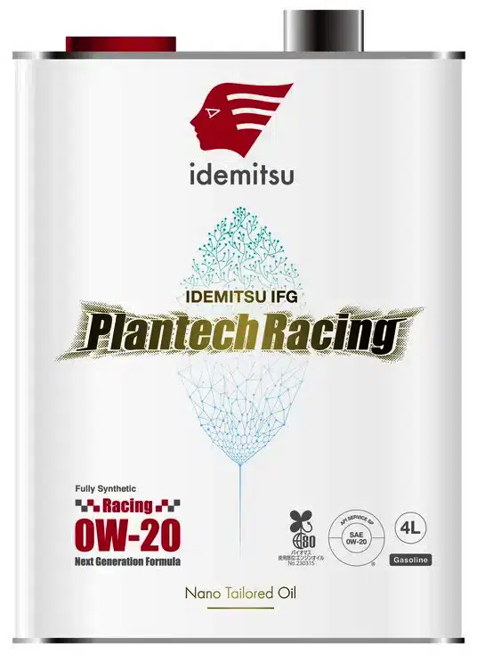 На изображении белая канистра моторного масла Idemitsu Racing OW20 с логотипом и надписью Plantech Racing.