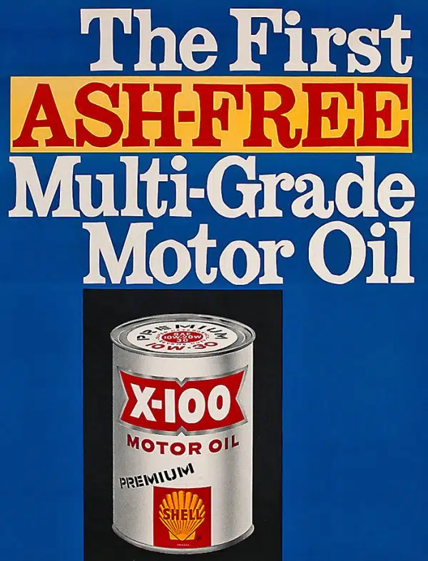 Рекламный плакат моторного масла Shell X-100 без золы, многосортного, с изображением банки на синем фоне.