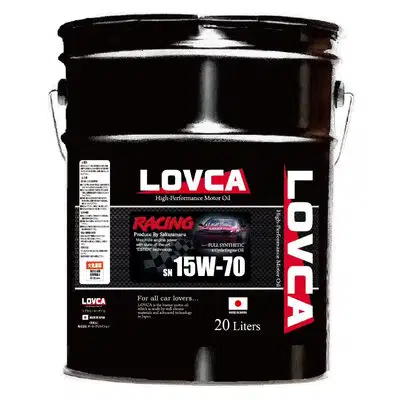 На фото чёрная банка моторного масла Lovca Racing 15W-70, синтетика, объёмом 20 литров.