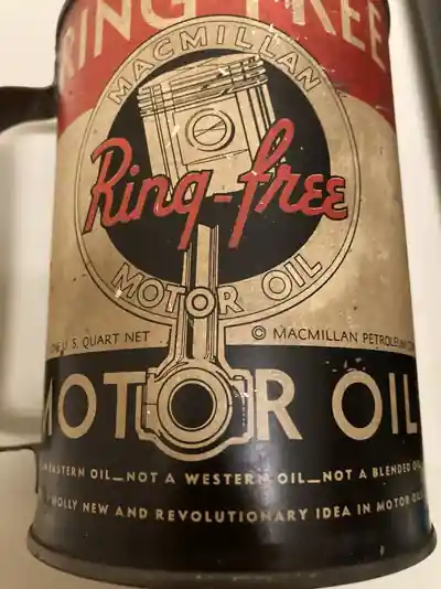 Винтажная жестяная банка масла Ring Free Motor Oil Macmillan Petroleum.